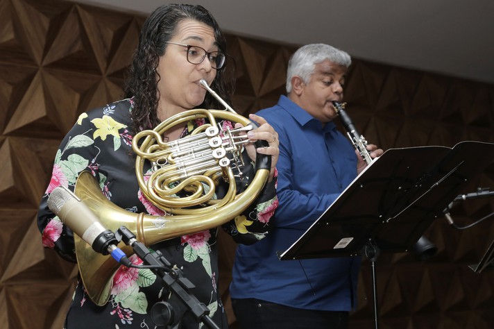 Priscila Martins Vieira e Vater Júnior da Silva : duo de trompete e clarineta da Escola de Música