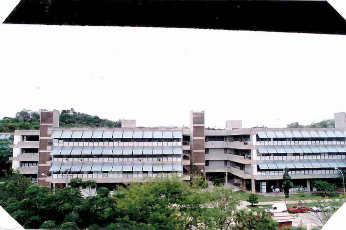 Vista do ICB, campus Pampulha