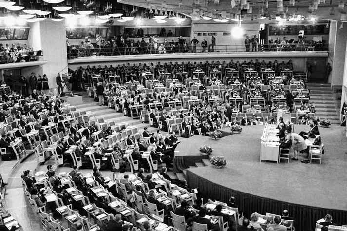 Imagem de reunião na Conferência de Estocolmo, em 1972