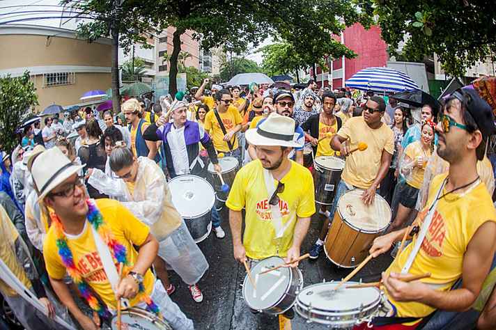 Blocos se espalham por Belo Horizonte no Carnaval de 2018