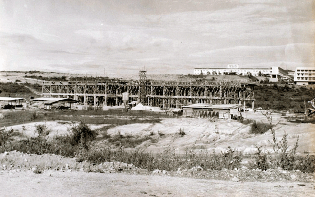 Obra de construção do Coltec, nos anos 1960