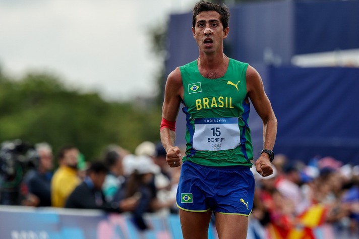 O brasileiro Caio Bonfim usou o DNE durante as provas de marcha atlética que disputou nos Jogos Olímpicos de Paris