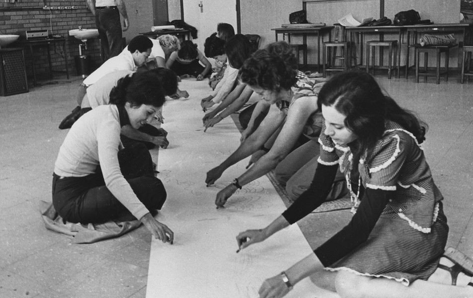 Aula de desenho na década de 1970