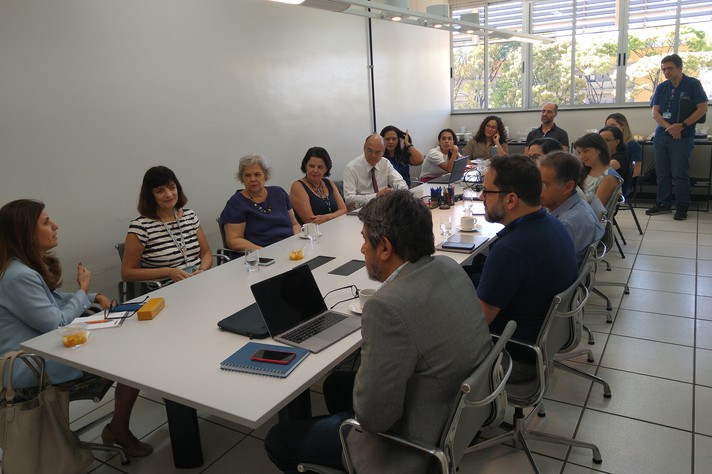 Ana Estela Haddad se reuniu com gestores e pesquisadores do CIAA-Saúde