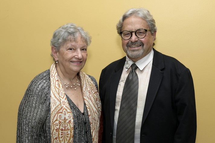 Lucia Gouvêa Pimentel e Evandro José Lemos da Cunha são os novos professores eméritos da UFMG