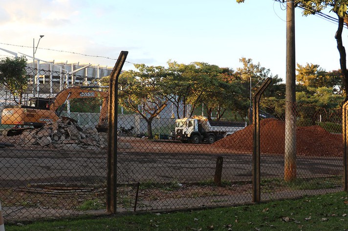Obras para construção da pista da Stock Car já estão em andamento em frente ao Hospital Veterinário