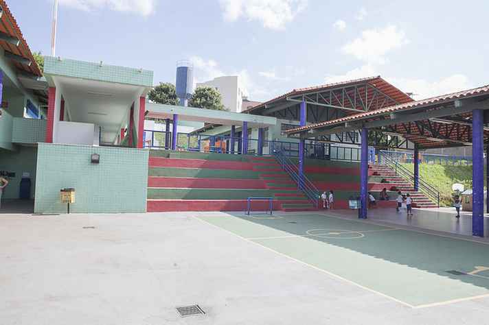 Decreto abrange políticas públicas para escolas municipais de BH