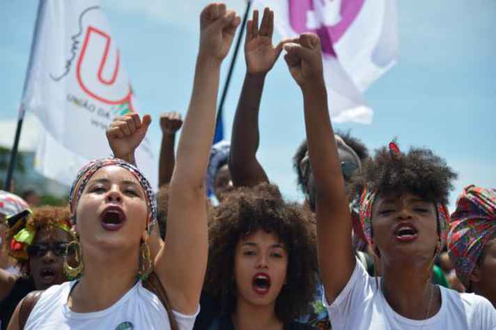 Mulheres têm cada vez mais se engajado em movimentos políticos de cunho feminista