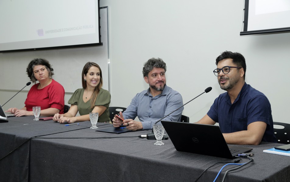 Mariana Pezzo (UFSCar), Maíra Bittencourt (UFS), Luiz Eduardo Pacheco (Cefet-MG) e Rodrigo Botelho (UFPR)