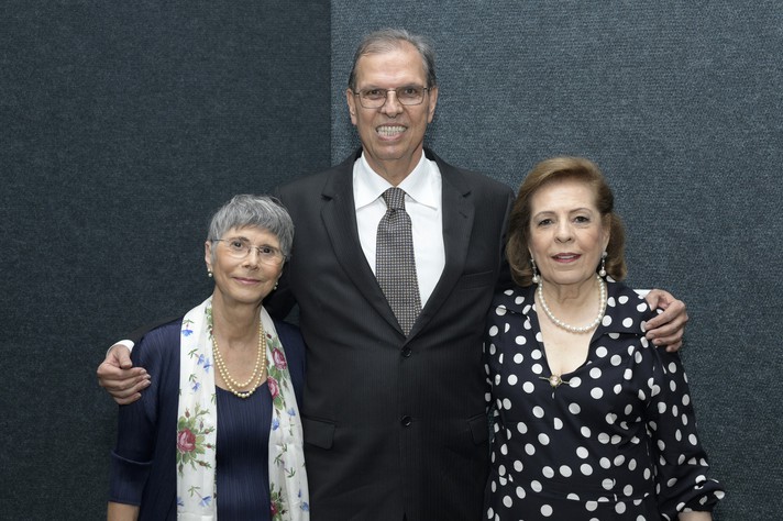 Novos eméritos da FaE: Maria Alice Nogueira, Eduardo Mortimer e Lucíola Licínia de Castro