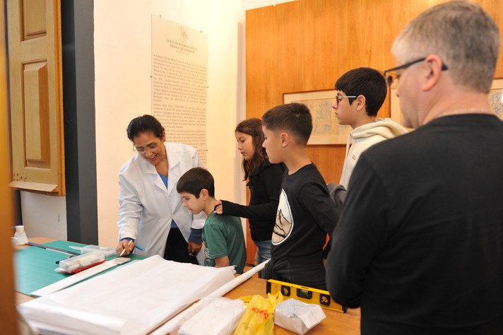 Foto: Luisa Meinberg Crianças visitam a exposição