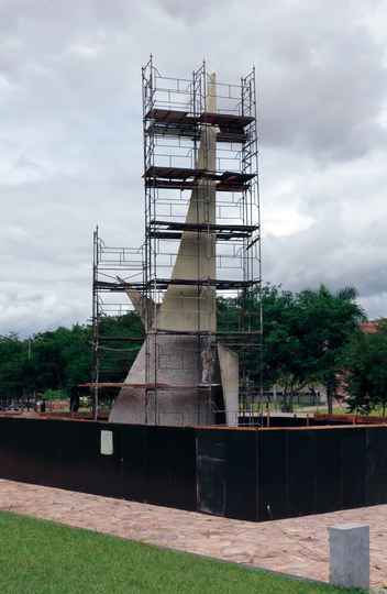 Monumento ao Aleijadinho em restauração