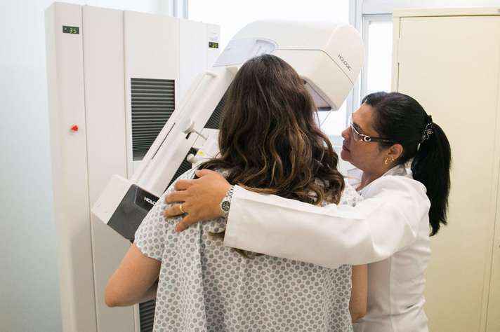 Exame de mamografia, técnica usada no diagnóstico de um dos tipos da doença