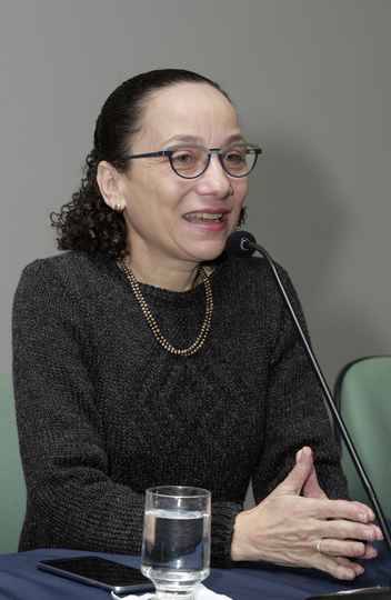 Benigna Maria de Oliveira, pró-reitora de Graduação: importância da divulgação científica
