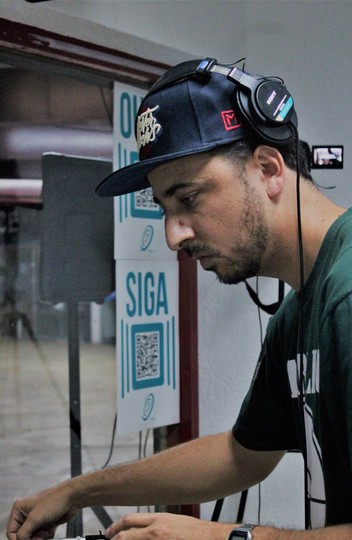 Guilherme Amintas, o DJ Guimyts, diretor musical da UFMG Educativa
