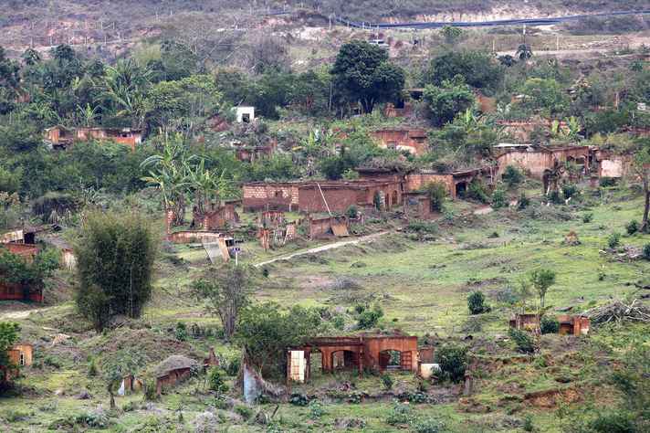 Distrito de Bento Rodrigues, em Mariana, foi destruído pelos detritos da barragem da Samarco