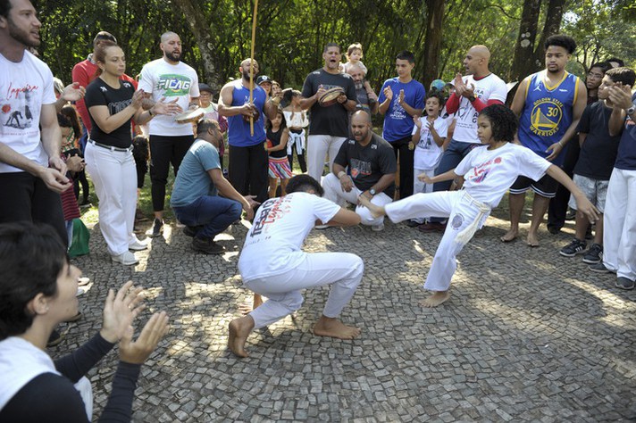 Roda de capoeira realizada na última edição do 'Domingo no campus', na Pampulha