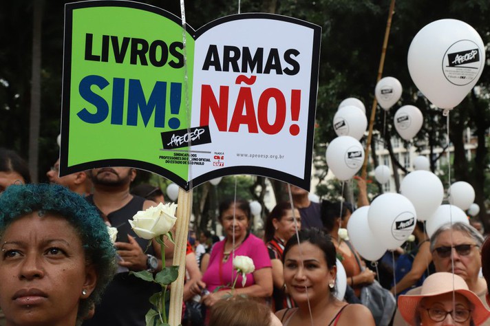 Ato de desagravo à violência nas escolas realizado em São Paulo