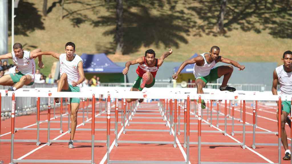 Corrida de obstáculos em seletiva do CTE-UFMG: novo projeto terá todas as modalidades do atletismo